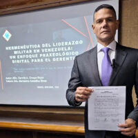 El éxito tiene nombre y apellido: Defensa de Tesis